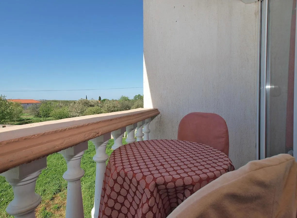Apartment Suzana 1608 Pola 0*,