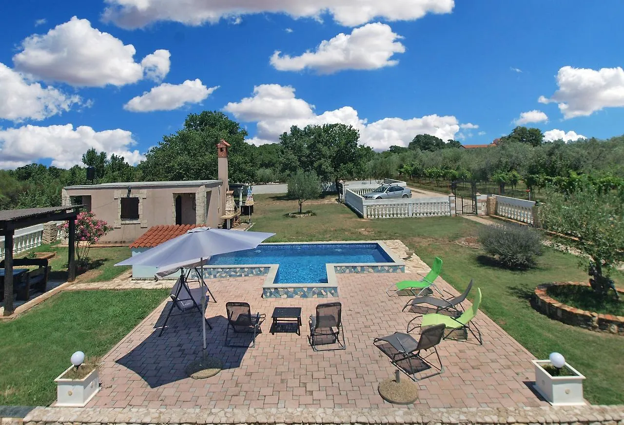 Apartment Suzana 1608 Pola 0*,